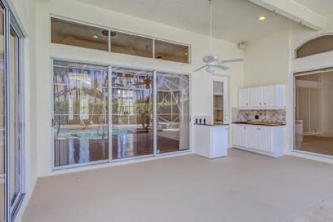 House in Jupiter, Florida 4 bedrooms, 373.1 sq.m. № 930145 - photo 15