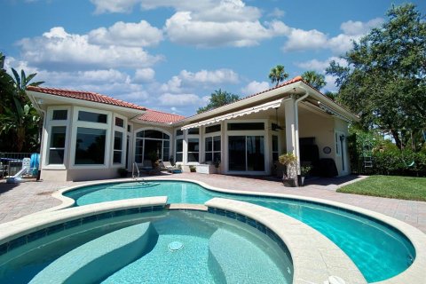 House in Jupiter, Florida 4 bedrooms, 296.27 sq.m. № 127953 - photo 16