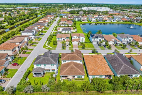 Villa ou maison à vendre à Lake Worth, Floride: 4 chambres, 343.74 m2 № 949011 - photo 4