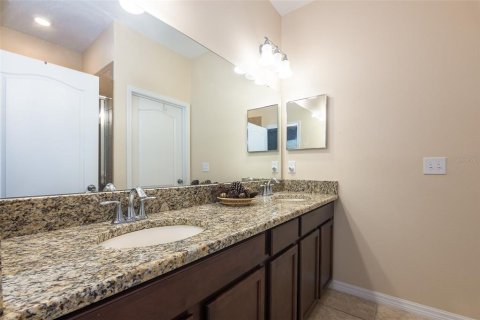 Townhouse in Winter Garden, Florida 4 bedrooms, 185.53 sq.m. № 1388652 - photo 14