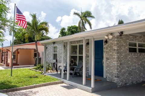 Villa ou maison à vendre à Oakland Park, Floride: 2 chambres, 79.52 m2 № 1229813 - photo 1