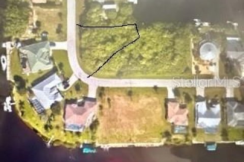 Terreno en venta en Port Charlotte, Florida № 800683 - foto 1