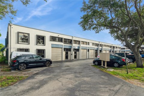 Propiedad comercial en venta en Miami, Florida № 1401419 - foto 4