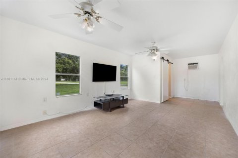 Villa ou maison à vendre à LaBelle, Floride: 4 chambres № 1401522 - photo 29