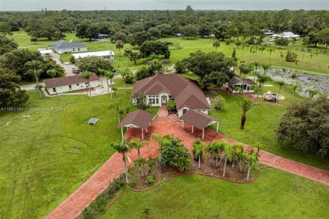 Villa ou maison à vendre à LaBelle, Floride: 4 chambres № 1401522 - photo 1