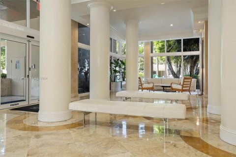 Condo in Miami, Florida, 1 bedroom  № 1401456 - photo 12