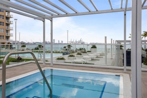 Condo in Miami, Florida, 1 bedroom  № 1401456 - photo 19