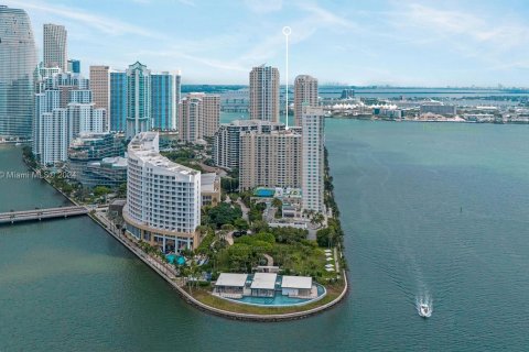 Condo in Miami, Florida, 1 bedroom  № 1401456 - photo 2