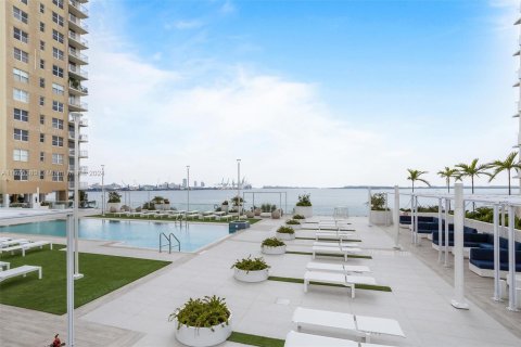 Condo in Miami, Florida, 1 bedroom  № 1401456 - photo 14