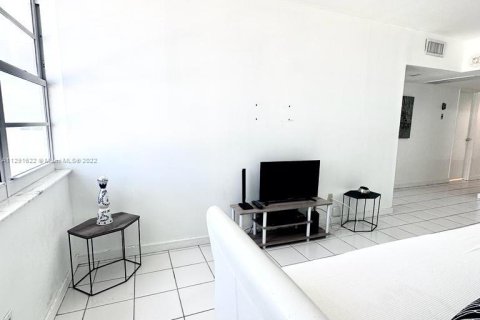 Condominio en venta en Miami Beach, Florida, 1 dormitorio, 52.49 m2 № 140017 - foto 17