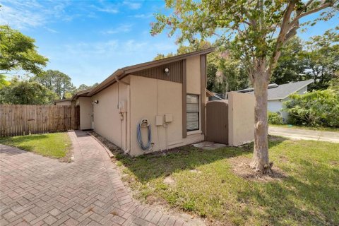 Villa ou maison à vendre à Tampa, Floride: 2 chambres, 110.93 m2 № 1315067 - photo 3