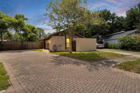 Casa en venta en Tampa, Florida, 2 dormitorios, 110.93 m2 № 1315067 - foto 1