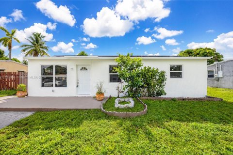 Casa en venta en Margate, Florida, 4 dormitorios, 163.32 m2 № 1305279 - foto 1