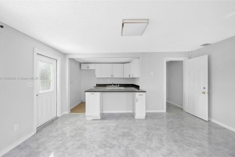 Casa en venta en Margate, Florida, 4 dormitorios, 163.32 m2 № 1305279 - foto 15