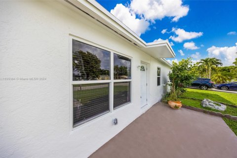 Casa en venta en Margate, Florida, 4 dormitorios, 163.32 m2 № 1305279 - foto 30