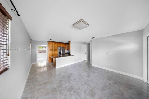 Casa en venta en Margate, Florida, 4 dormitorios, 163.32 m2 № 1305279 - foto 7