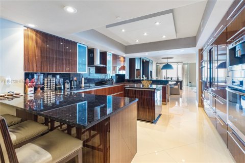 Copropriété à louer à Hollywood, Floride: 3 chambres, 315.4 m2 № 1355185 - photo 13