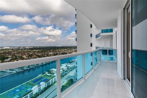 Copropriété à louer à Hollywood, Floride: 3 chambres, 315.4 m2 № 1355185 - photo 2