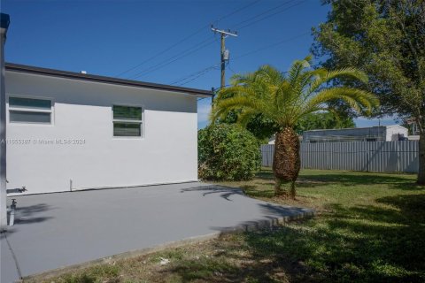 House in Cutler Bay, Florida 3 bedrooms, 120.59 sq.m. № 1355108 - photo 22