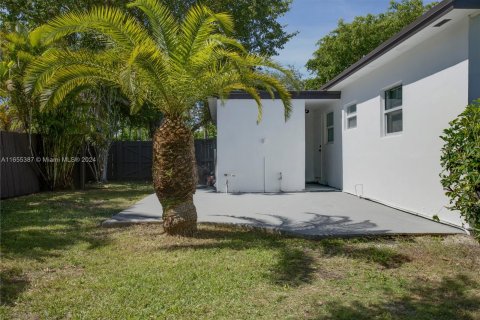 House in Cutler Bay, Florida 3 bedrooms, 120.59 sq.m. № 1355108 - photo 18