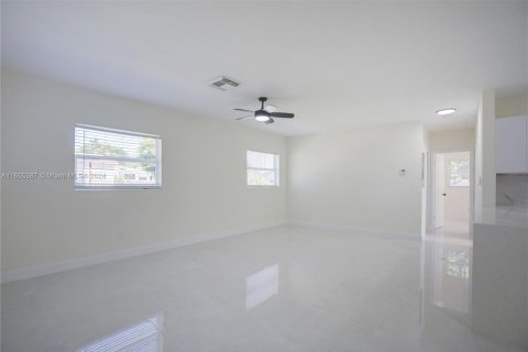 Villa ou maison à vendre à Cutler Bay, Floride: 3 chambres, 120.59 m2 № 1355108 - photo 6