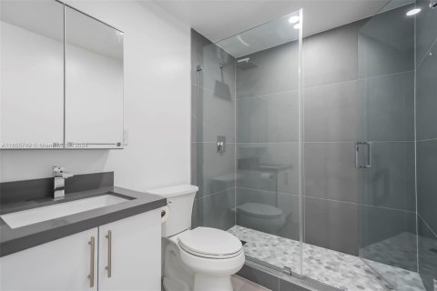 Apartamento en alquiler en Miami, Florida, 1 dormitorio, 384.24 m2 № 1355186 - foto 8