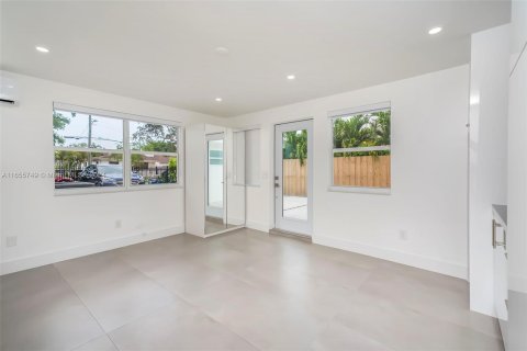 Apartamento en alquiler en Miami, Florida, 1 dormitorio, 384.24 m2 № 1355186 - foto 7