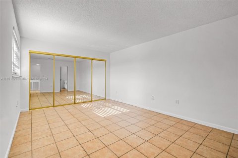 Adosado en venta en Miami, Florida, 3 dormitorios, 114.64 m2 № 1332975 - foto 17