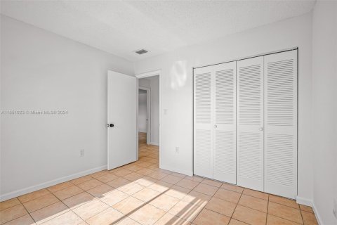 Adosado en venta en Miami, Florida, 3 dormitorios, 114.64 m2 № 1332975 - foto 22