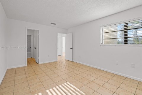 Adosado en venta en Miami, Florida, 3 dormitorios, 114.64 m2 № 1332975 - foto 18