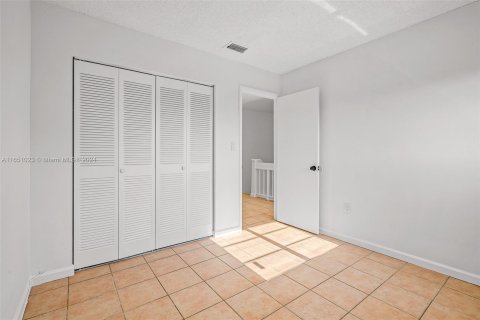 Adosado en venta en Miami, Florida, 3 dormitorios, 114.64 m2 № 1332975 - foto 24