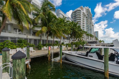 Copropriété à vendre à Miami Beach, Floride: 2 chambres, 120.77 m2 № 1333054 - photo 17