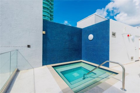 Copropriété à vendre à Miami Beach, Floride: 2 chambres, 120.77 m2 № 1333054 - photo 16