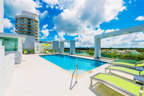 Copropriété à vendre à Miami Beach, Floride: 2 chambres, 120.77 m2 № 1333054 - photo 14