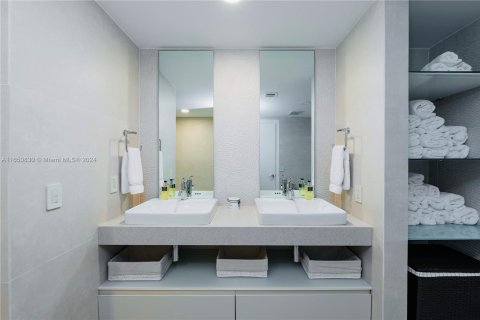 Condominio en venta en Miami Beach, Florida, 2 dormitorios, 120.77 m2 № 1333054 - foto 10