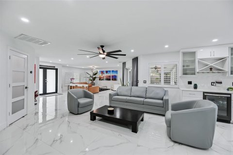 Villa ou maison à vendre à Fort Myers, Floride: 3 chambres, 195.75 m2 № 952559 - photo 12