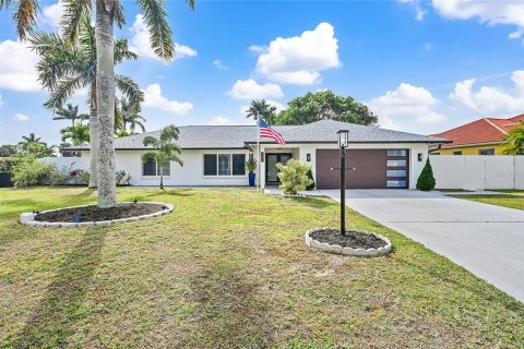 Villa ou maison à vendre à Fort Myers, Floride: 3 chambres, 195.75 m2 № 952559 - photo 3