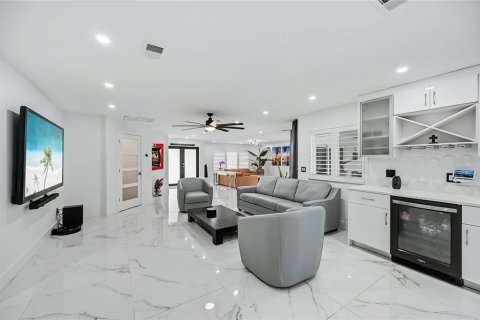 Casa en venta en Fort Myers, Florida, 3 dormitorios, 195.75 m2 № 952559 - foto 15