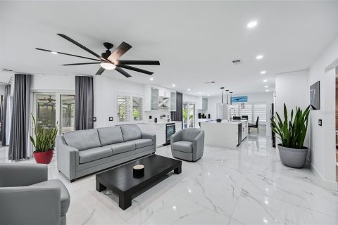 Casa en venta en Fort Myers, Florida, 3 dormitorios, 195.75 m2 № 952559 - foto 13