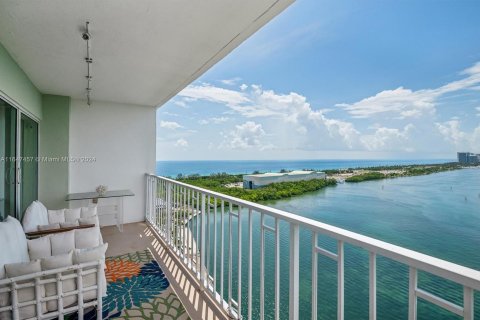 Condo in Sunny Isles Beach, Florida, 2 bedrooms  № 1330830 - photo 13