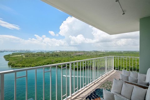 Condo in Sunny Isles Beach, Florida, 2 bedrooms  № 1330830 - photo 14