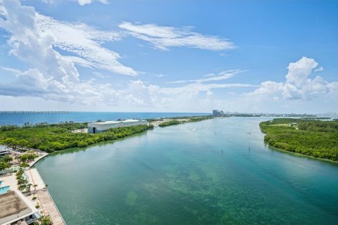 Condo in Sunny Isles Beach, Florida, 2 bedrooms  № 1330830 - photo 16