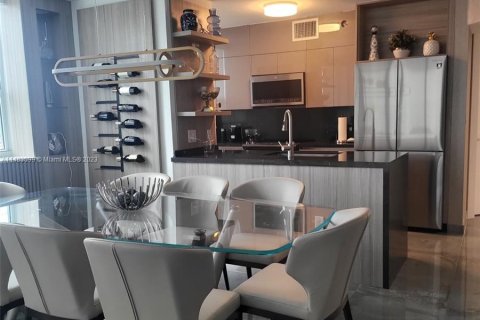 Condominio en venta en Miami, Florida, 3 dormitorios, 136.57 m2 № 827200 - foto 19