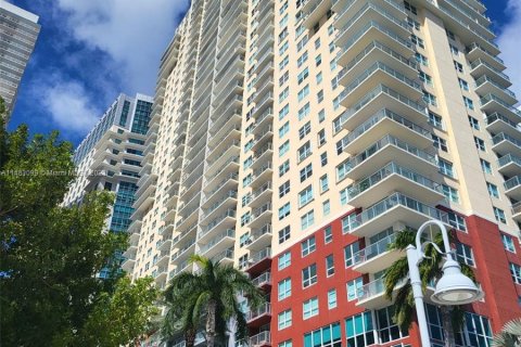 Condominio en venta en Miami, Florida, 3 dormitorios, 136.57 m2 № 827200 - foto 3