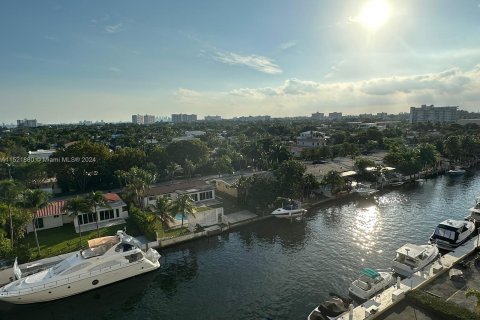 Condominio en venta en North Miami, Florida, 2 dormitorios, 89.46 m2 № 972333 - foto 7