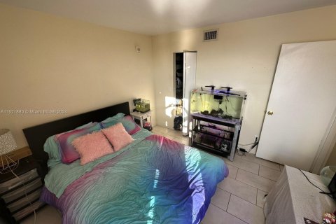 Condominio en venta en North Miami, Florida, 2 dormitorios, 89.46 m2 № 972333 - foto 21