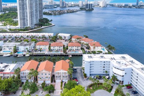 Condominio en venta en Aventura, Florida, 2 dormitorios, 177.44 m2 № 1091781 - foto 5