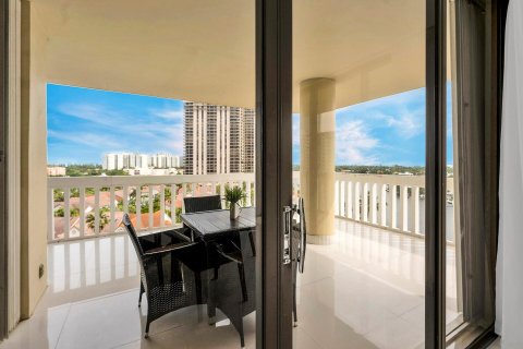 Condo in Aventura, Florida, 2 bedrooms  № 1091781 - photo 1