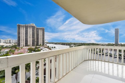 Condo in Aventura, Florida, 2 bedrooms  № 1091781 - photo 13