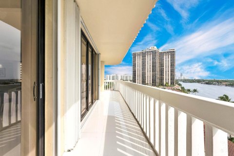 Condo in Aventura, Florida, 2 bedrooms  № 1091781 - photo 17